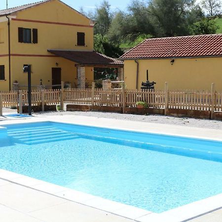 Agriturismo Fattoria Del Colle Iesi Exterior photo